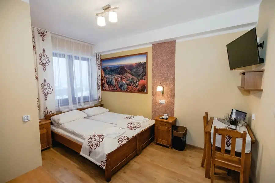 Standard kaheinimesetuba privaatse vannitoaga
